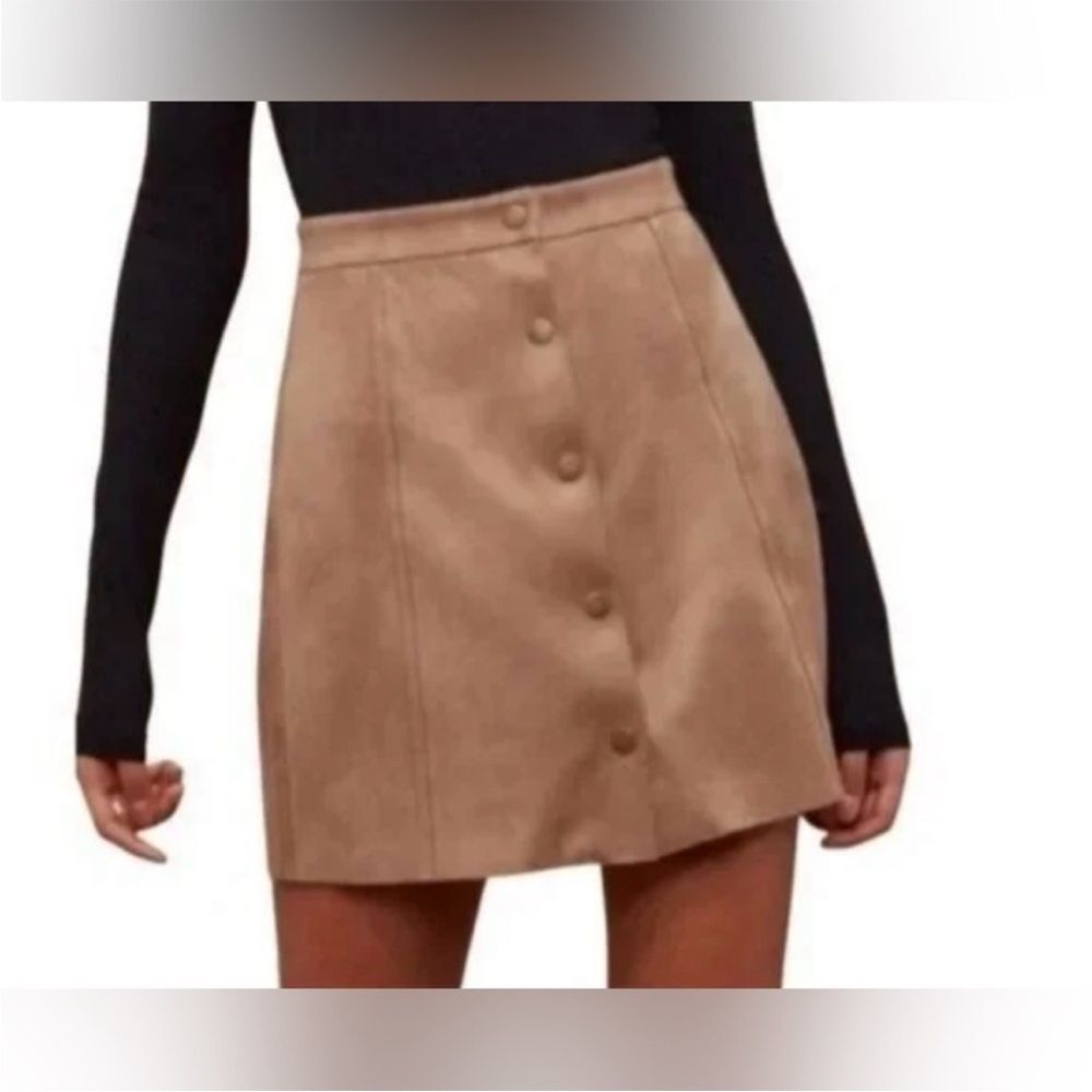 WILFRED FREE ARITZIA CARMEN FAUX SUEDE MINI SKIRT WITH SNAP FRONT CLOSURE size 2